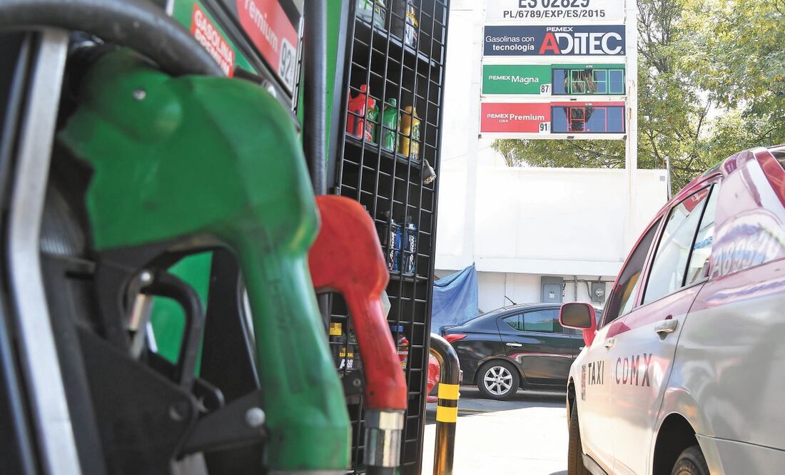 En abril, el litro de Magna alcanzó su nivel más bajo del año, en 15.10 pesos, por la caída de los precios del petróleo y los ajustes de Pemex. Foto: ARCHIVO EL UNIVERSAL