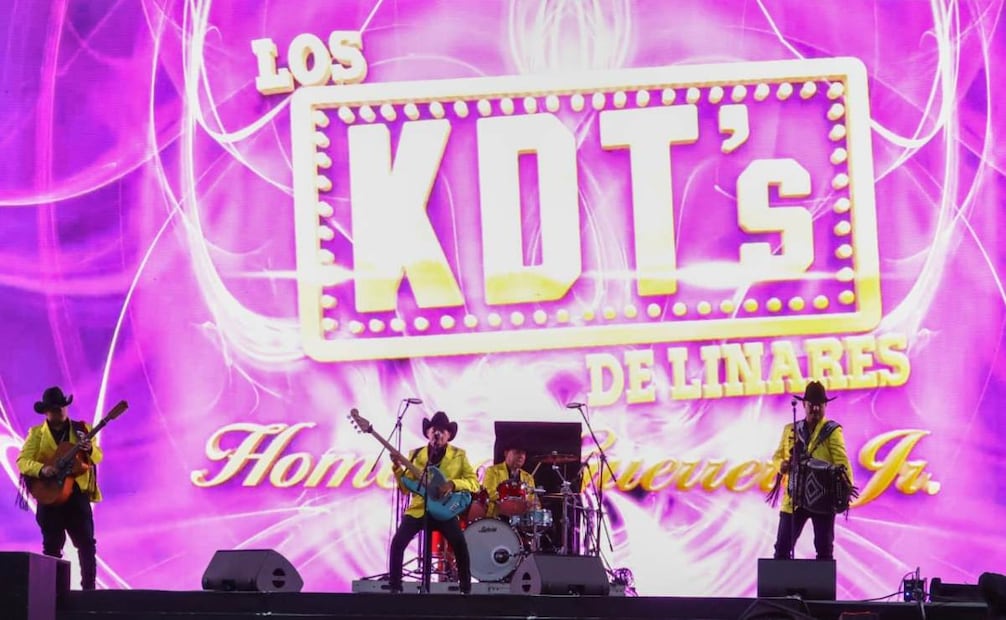 Presentación musical de la agrupacion Los KDT's de Linares en el Festival Arre 2026. Foto: Karla Guerrero / EL UNIVERSAL
