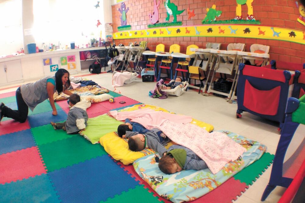 La recomendación estima que el gobierno federal violentó los derechos de los menores de edad en su interés superior con el cambio de programa. Foto: ARCHIVO ELUNIVERSAL