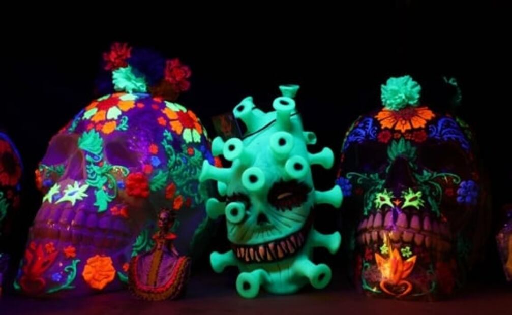 Disfraz de Covid-19 infecta pasillos del Mercado de Sonora