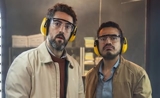 ¿Qué ver?: Luis Gerardo Méndez y Memo Villegas, el “bromance” atinado de “La hora de los valientes” 