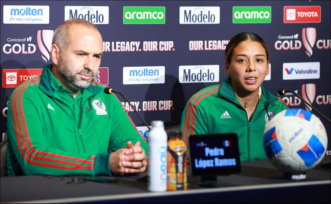 Pedro López y María Sánchez en conferencia de prensa de la Copa Oro W - Foto: Imago7