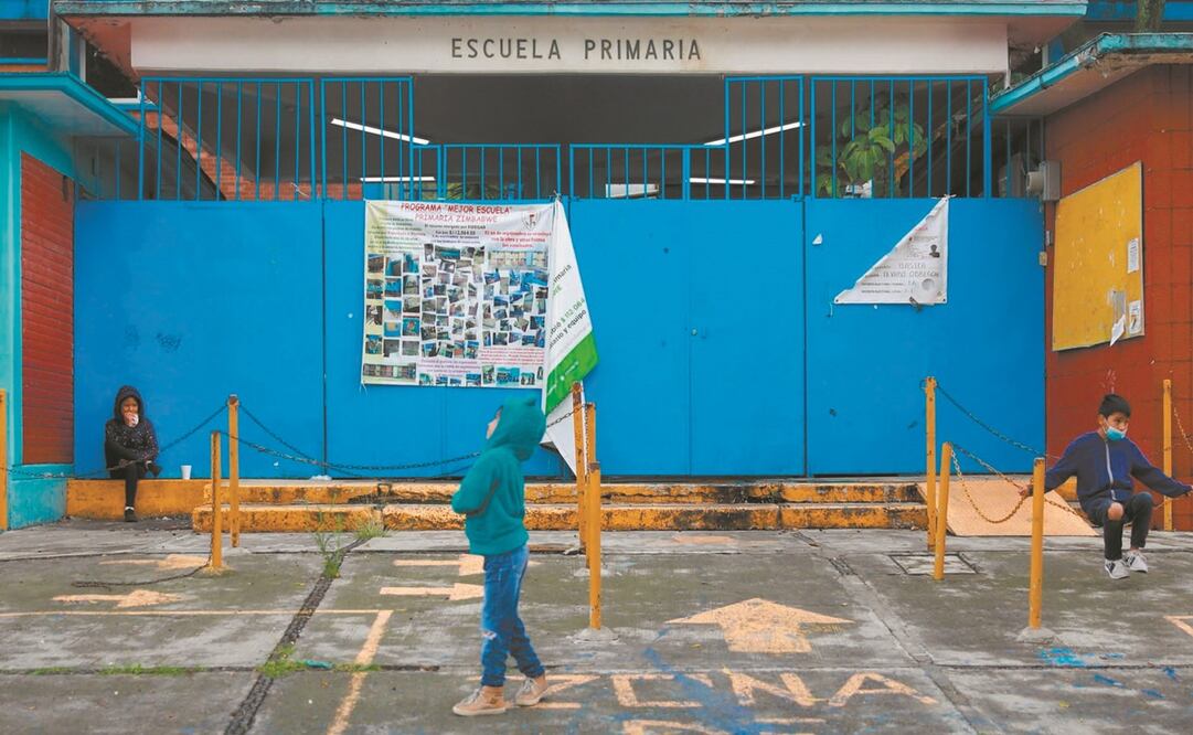 Padres de familia y directivos acordarán el esquema para que los niños tomen clases. Foto: Archivo. El Universal