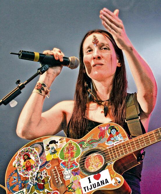 Andrea Echeverri busca hacer conciencia con sus canciones (ARCHIVO EL UNIVERSAL)