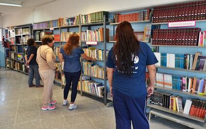 Internas de Santa Martha Acatitla reestrenan biblioteca