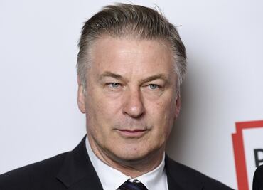 Marido de la fotógrafa fallecida Halyna Hutchins, explota contra Alec Baldwin
