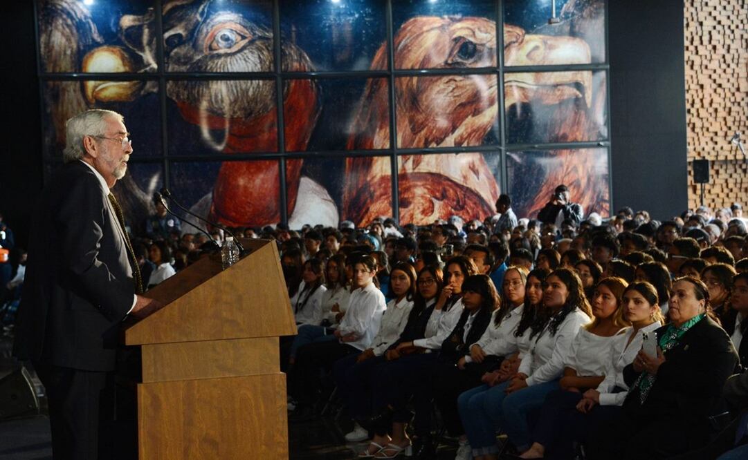 Rector de la UNAM, Enrique Graue Wiechers encabezando la ceremonia de inicio de ciclo escolar 2023-2024. Foto: Especial