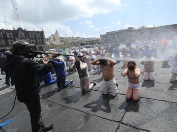 Con performance, en Toluca exigen aplicación de la Ley de Amnistía