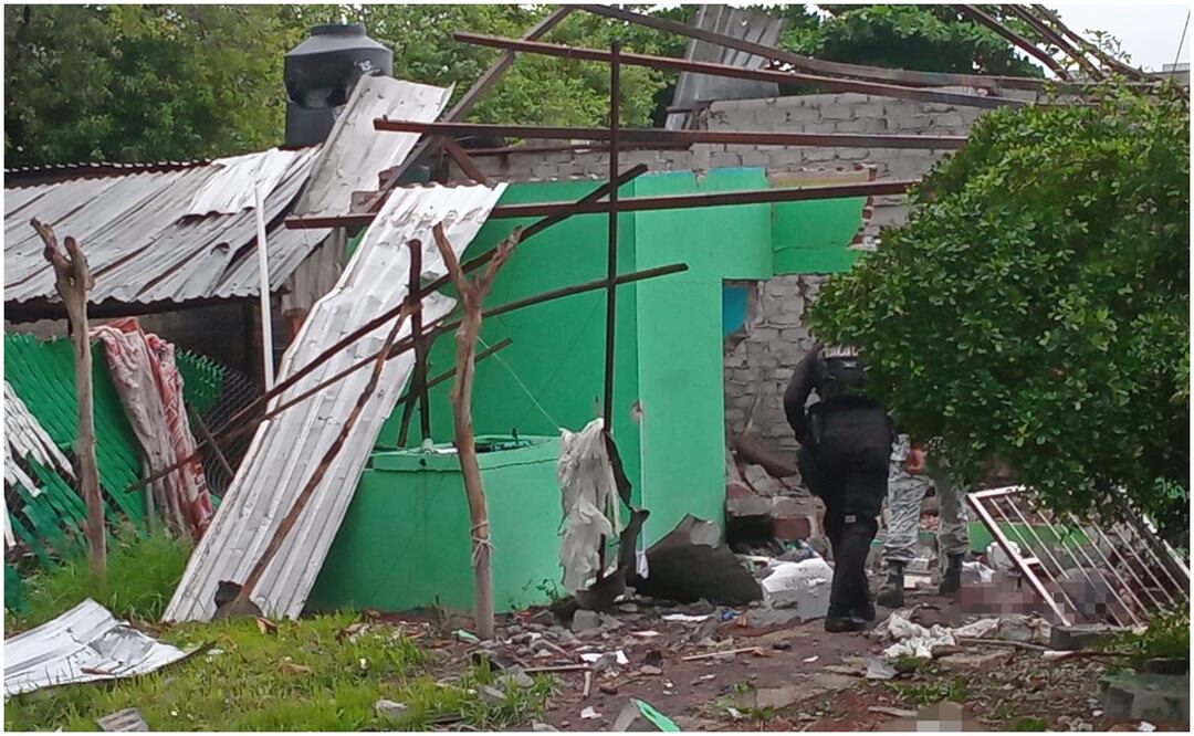 Personal del Ejército Mexicano, especializado en explosivos y artillería, arribó a el taller clandestino de Los Viagras en Michoacán para desactivar y en su caso destruir los artefactos explosivos. Foto: Especial