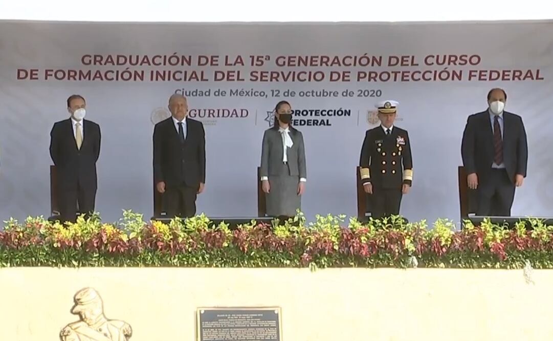 AMLO encabezó la ceremonia de graduación de la 15 generación del Curso de Formación Inicial del Servicio de Protección FederalFoto: Diego Simón Sánchez / EL UNIVERSAL 