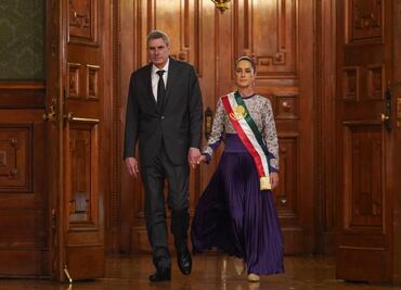 Esto es lo que sabemos del vestido morado que usó Claudia Sheinbaum en el Grito de Independencia