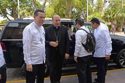 Nuncio Apostólico Franco Coppota hace visita a Yucatán
