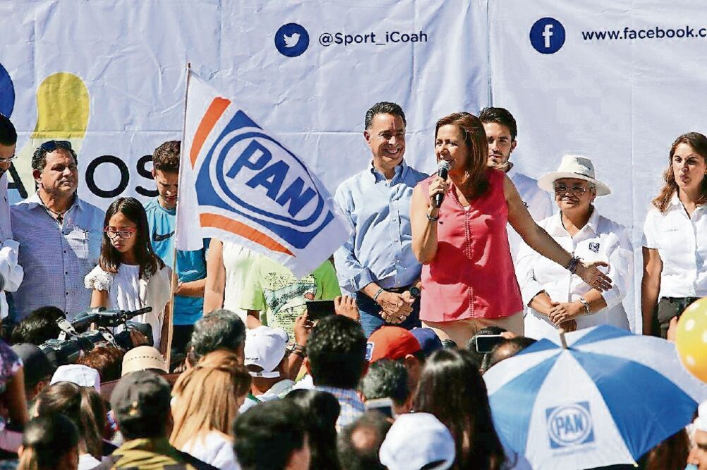 Margarita Zavala, aspirante presidencial del PAN, acompañó al abanderado Guillermo Anaya en la Ruta Recreativa, en Saltillo. (TOMADA DEL FACEBOOK DE GUILLERMO ANAYA)