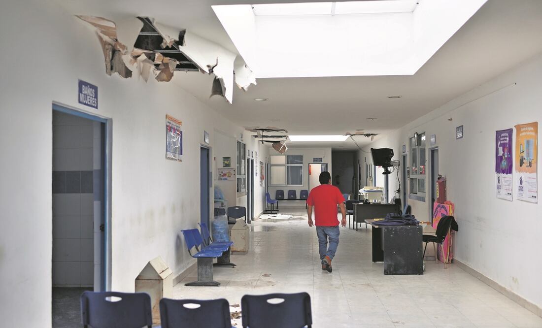 En el Centro de Salud de Metlatónoc los daños en la construcción saltan a la vista debido a la falta de mantenimiento. Foto: Salvador Cisneros / EL UNIVERSAL