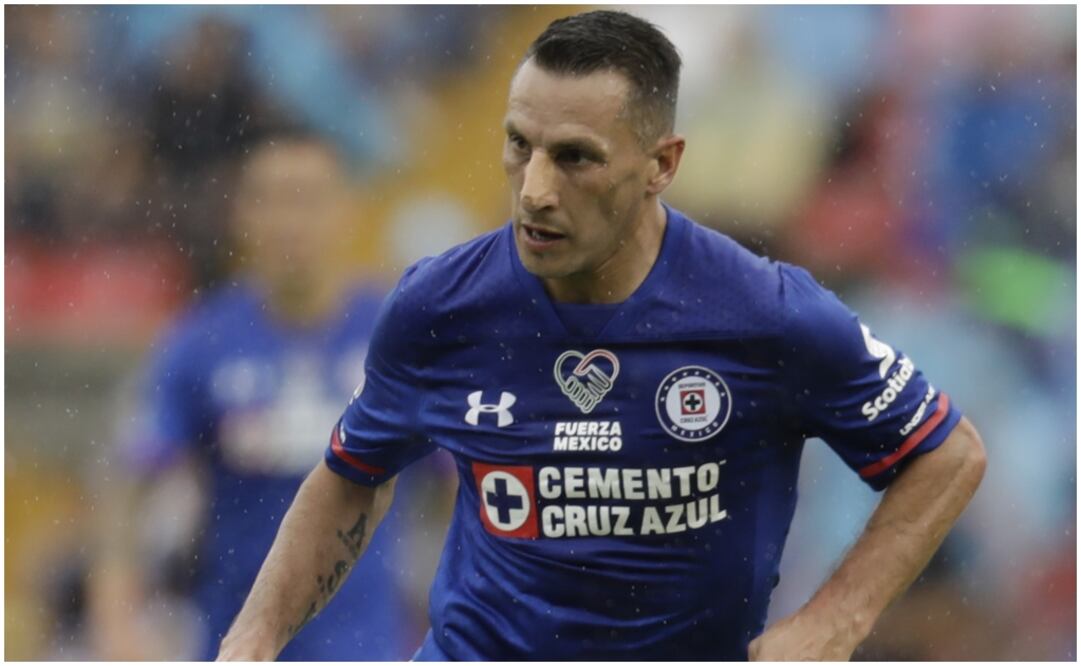 Imago7. 'Chaco' Giménez en un partido con Cruz Azul