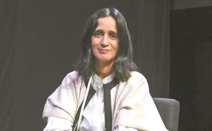 Julieta Venegas salta al quinto piso entre la música y el teatro