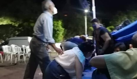 Hombres armados atacan a hombre y a niño; generan pánico en pleno centro de Iguala