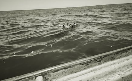 Localizan tres cuerpos flotando en el mar en Navolato, Sinaloa; estaban envueltos en cobijas y amarrados con mallas