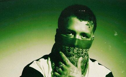 Video de Christian Nodal con una fan divide opiniones ¿la quería besar?