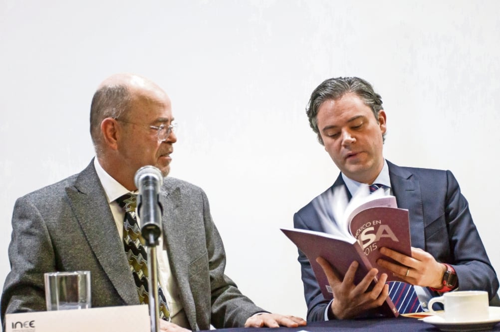 Eduardo Backhoff, consejero de la Junta de Gobierno del Instituto Nacional para la Evaluación de la Educación, y Aurelio Nuño, secretario de Educación, presentaron los resultados de la Prueba PISA 2016. (ISAAC ESQUIVEL. CUARTOSCURO)