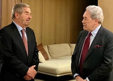 Juan Ramón de la Fuente se reune con ministro de Nueva Zelandia; tratan iniciativa francomexicana