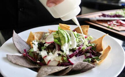 Cómo hacer chilaquiles veganos para desayunar