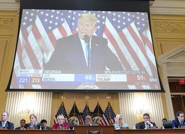 Asesores de Trump consideraron que plan de que Pence rechazara electores era una "locura"