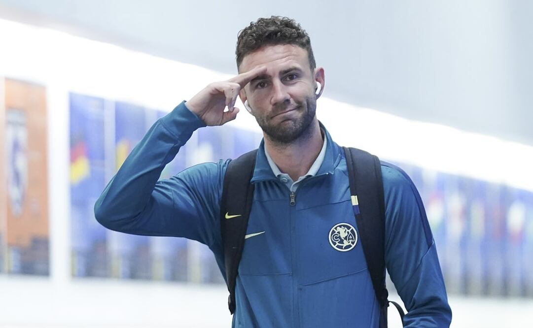 Miguel Layún en el túnel de acceso del Estadio Azteca - FOTO: Imago7