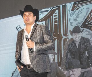 Julión Álvarez promete limpiar su imagen