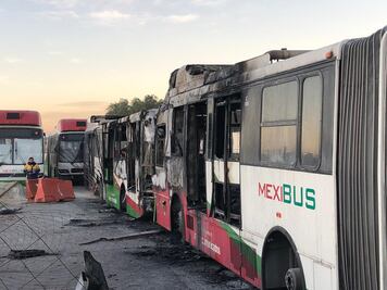 Vandalizan dos unidades de la Línea 1 del Mexibús