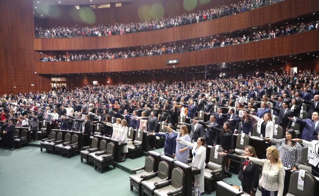 Toma de protesta de diputados integrantes de la LXIV Legislatura. Foto: Lucía Godínez/El Universal