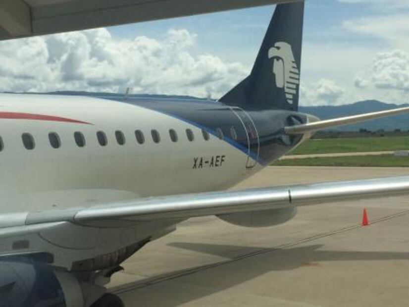 Más de 100 pasajeros llevan varados 21 horas en aeropuerto de Chiapas