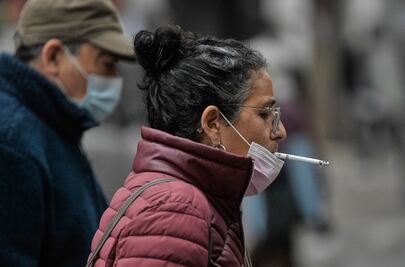 Pese a que las mujeres fuman menos que los varones, les cuesta más abstenerse a este hábito 
