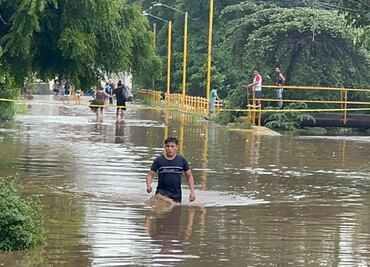 "Erick" deja importantes daños en algunos municipios de Oaxaca; reportan desbordamiento de ríos, deslaves y cortes de energía