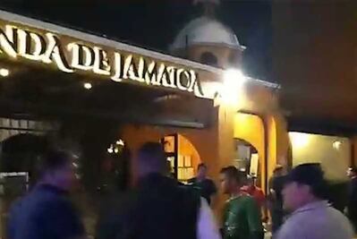 Disparan desde la calle a un hombre dentro de un restaurante en Magdalena Mixhuca