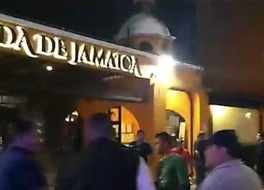 Disparan desde la calle a un hombre dentro de un restaurante en Magdalena Mixhuca