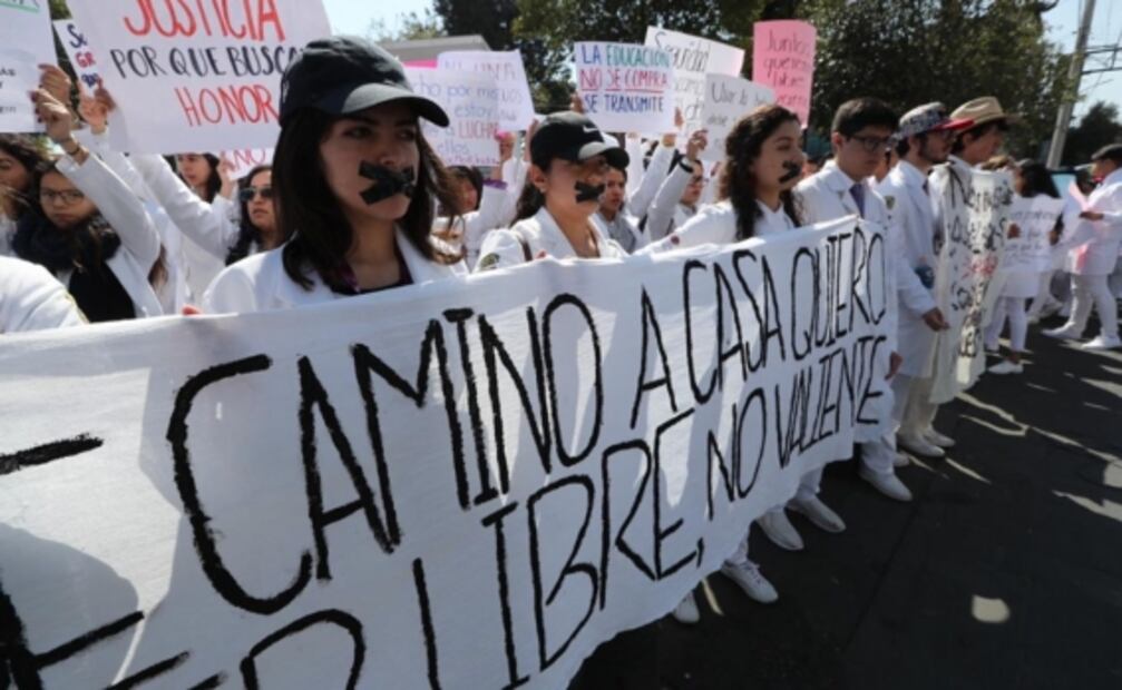 “¡Ni una bata menos!”: Estudiantes de UAEMex exigen seguridad