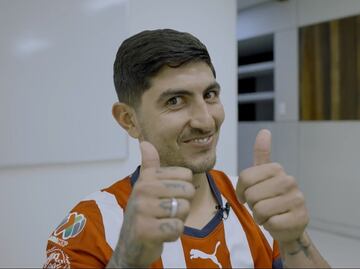 Chivas hace oficial el regreso del 'Pocho' Guzmán