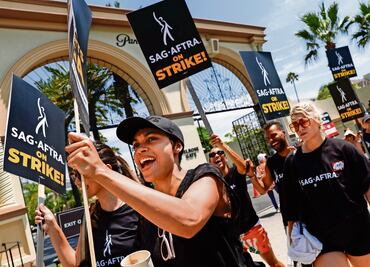 Nuevos contratos costarán a los estudios 450 mdd tras huelgas