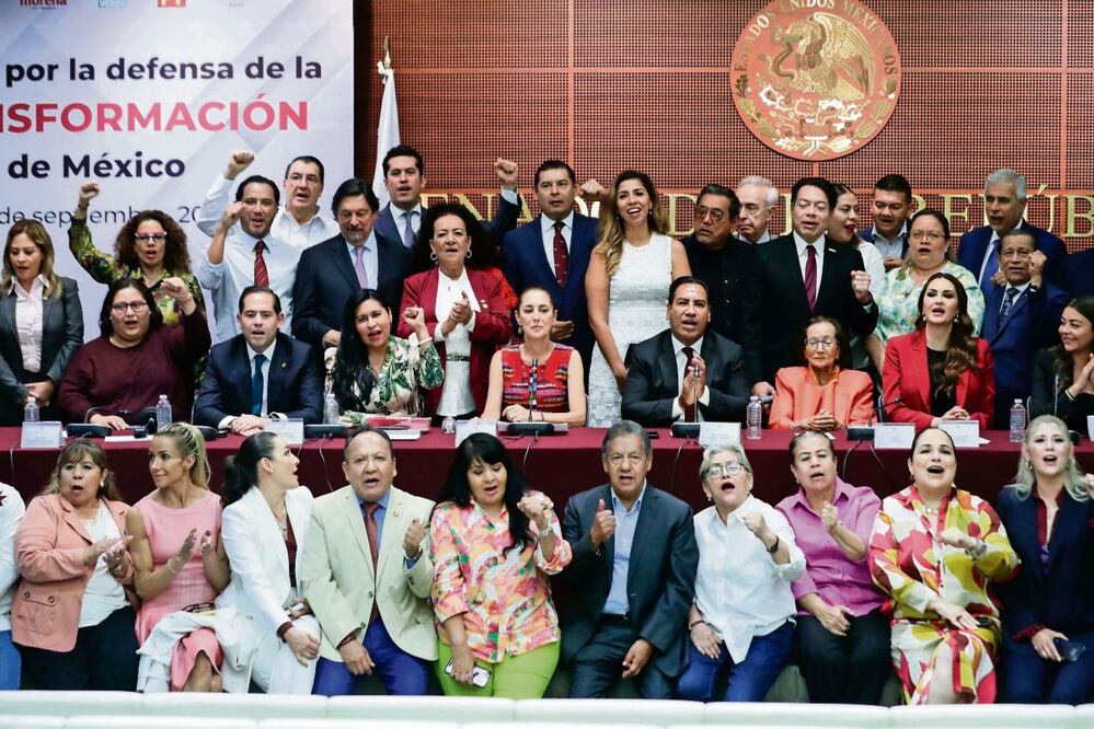 Claudia Sheinbaum, coordinadora de los Comités de Defensa de la Cuarta Transformación, tuvo un encuentro de 90 minutos con las bancadas de la 4T en el Senado. Foto: Diego Simón / EL UNIVERSAL