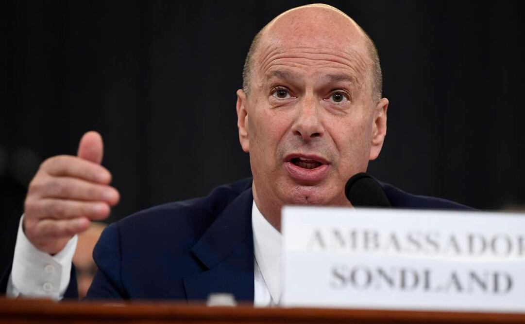 El embajador de Estados Unidos ante la Unión Europea (UE), Gordon Sondland, en audiencia sobre juicio político a Trump (Foto: AP)