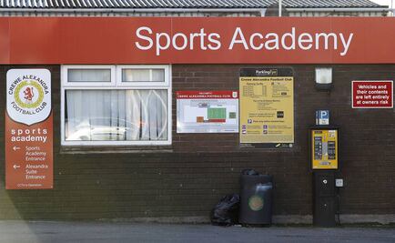 Ex futbolista Unsworth revela que fue violado "entre 50 y 100 veces"