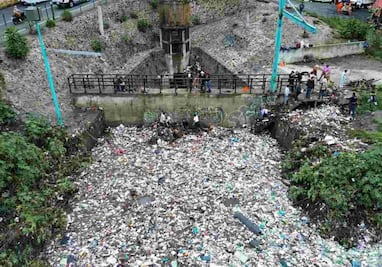 Alcaldía Álvaro Obregón despliega operativo por lluvias; retira 18 toneladas de basura de la Presa Río Becerra