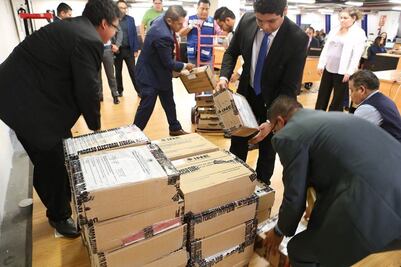 TEPJF recibe paquetes electorales de votos de mexicanos en el extranjero