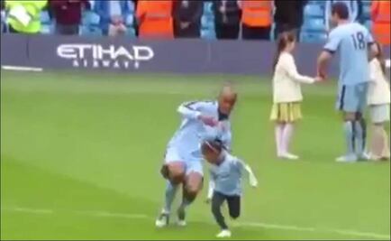 Video. Futbolista comete falta a su hija 