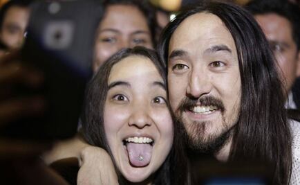 Steve Aoki, extasiado por fan parecida a él  