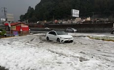 La Marquesa se viste de blanco por fuerte granizada; hielo cubre gran parte de la carretera en ambos sentidos