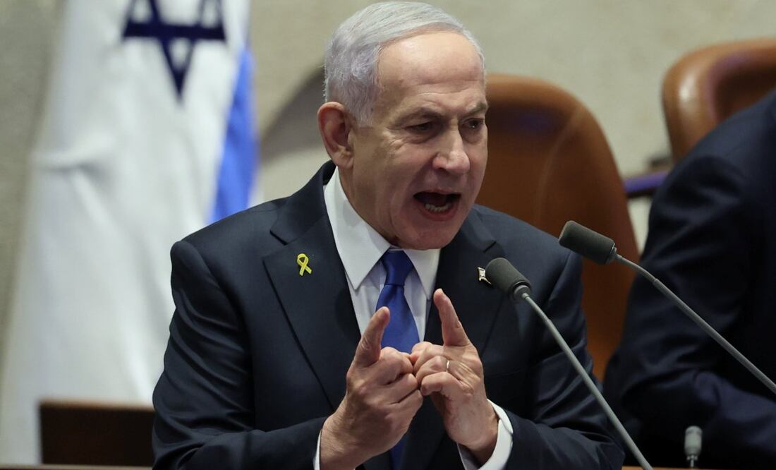 El primer ministro israelí, Benjamín Netanyahu, pronuncia un discurso en la apertura de la sesión de invierno del parlamento israelí, la Knesset, en Jerusalén, el 20 de octubre de 2025. Foto: EFE