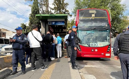 VIDEO Adulta mayor muere tras caer de escaleras del Metrobús de la Línea 7; estación Robles Domínguez se encuentra cerrada