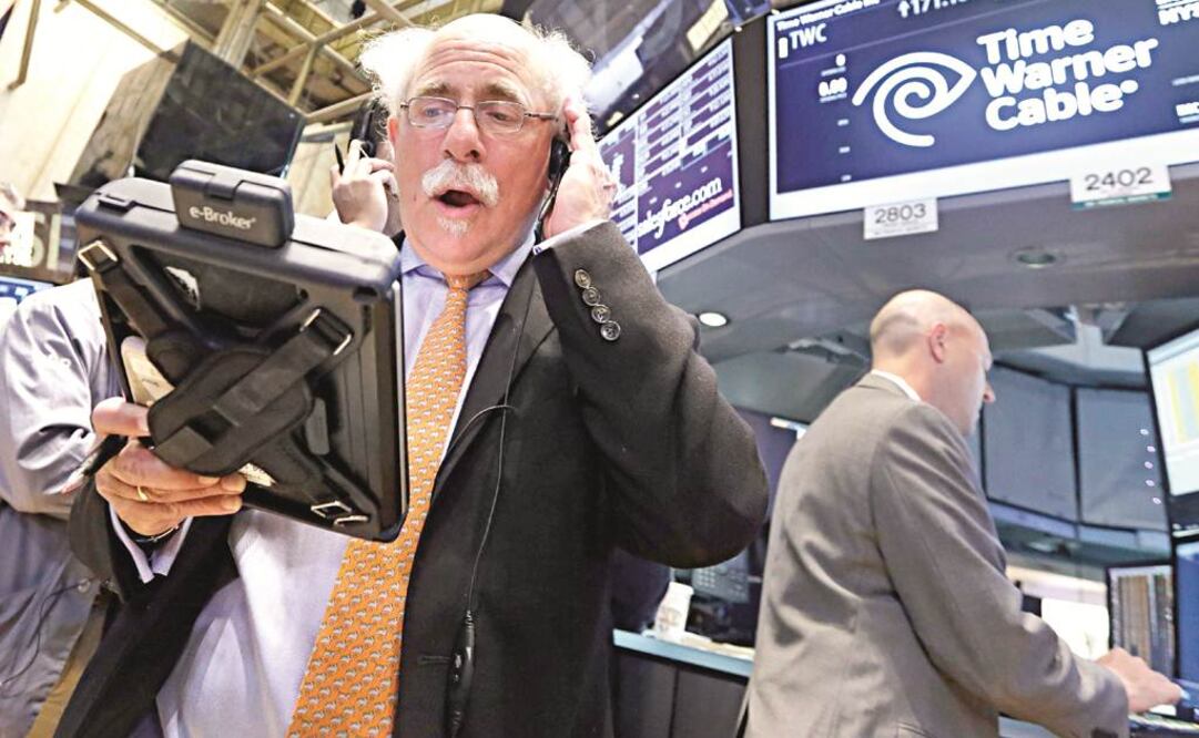 La bolsa de valores de Nueva York abrió ayer a la baja tras el feriado del lunes